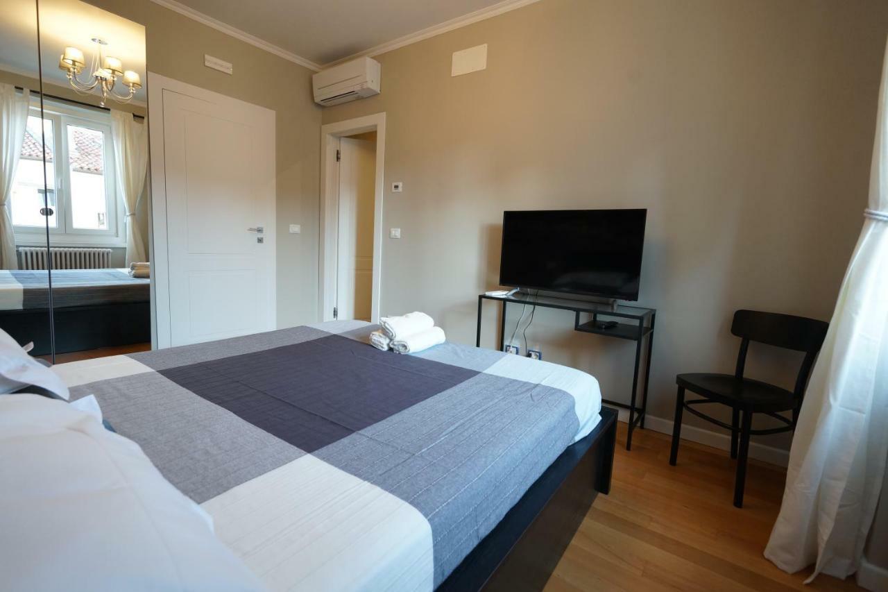 Garibaldino Rooms Trieste Bagian luar foto